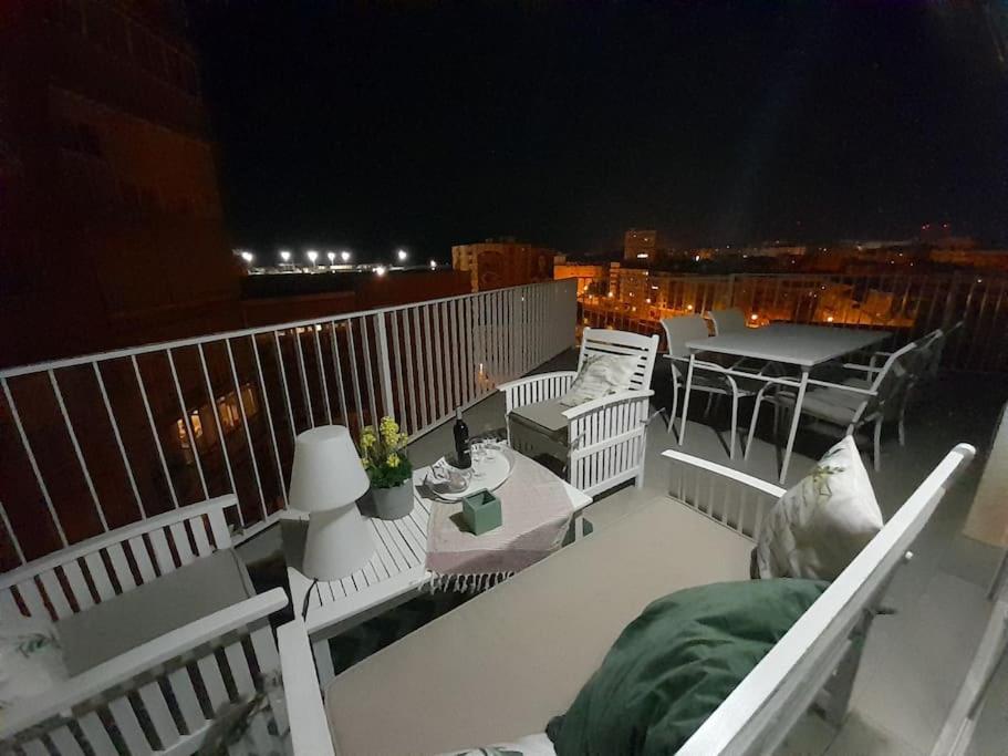 Sea Views Penthouse City Center Malaga Bagian luar foto
